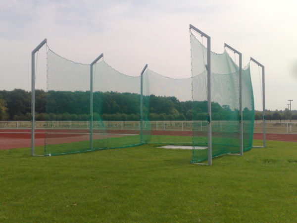 Cage disque IAAF metallique avec embases fixes