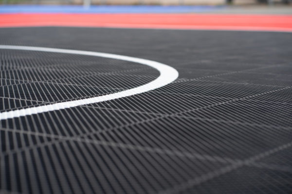 Terrain de basket 3×3 en dalles