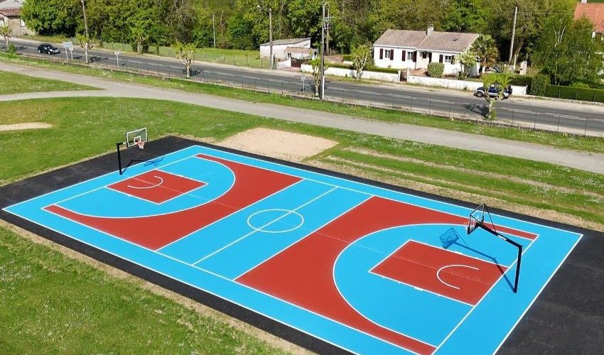 nouveau terrain de basket à Civray