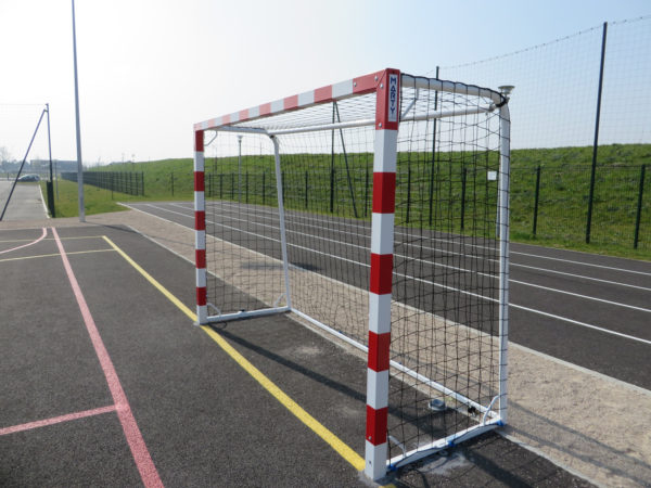 Buts hand competition exterieur renforce a fourreaux