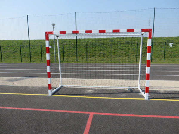 Buts hand competition exterieur renforce a fourreaux