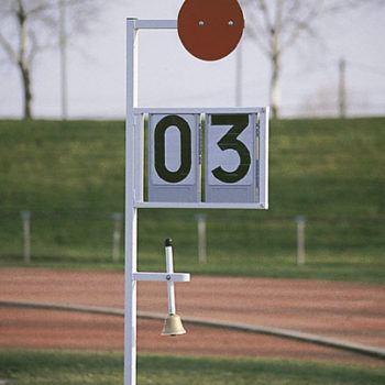 Poteau d&rsquo;arrivee compte tours a sceller