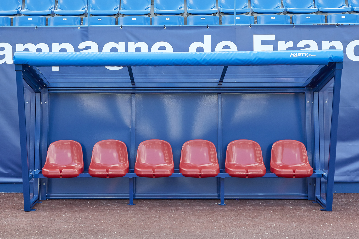 Abri de touche euro – ht 1m63 – long 8m70 – 16 places