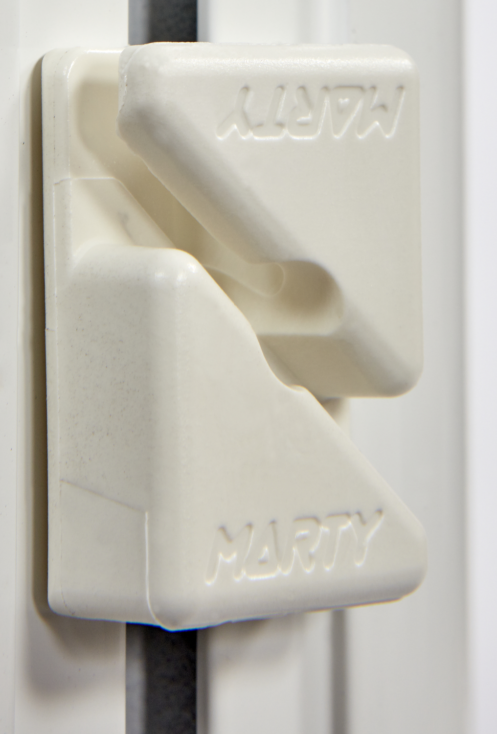 Attache filet PVC blanc pour but aluminium